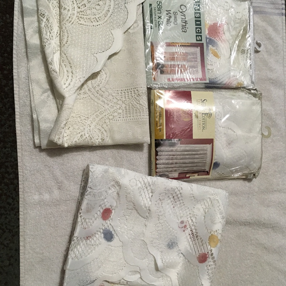 2 Sets of polyester window panels, one new se, one slightly used; 4 pcs total